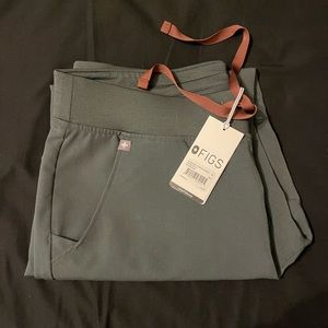 NWT Zamora Bonsai Figs Scrub Pants